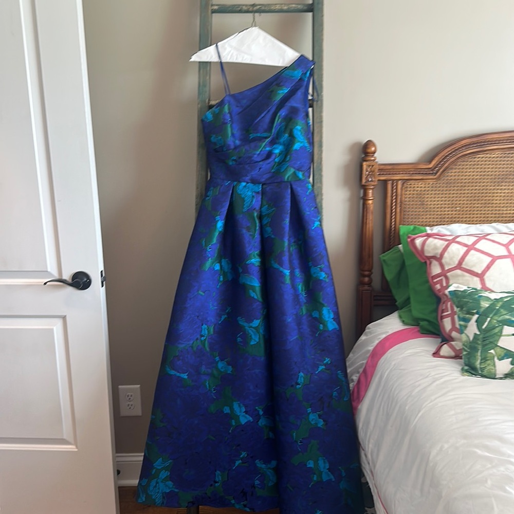 Carmen Marc Valvo floral patterned formal